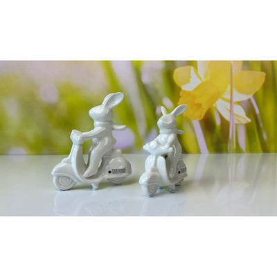 Hase Vespino auf Vespa – Cremeweiß