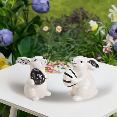 Hasenfiguren im 2er Set aus Keramik Schwarz / Weiß